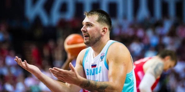 带不动！东契奇两场轰73+12+18仍难求一胜，还爆发赛场冲突